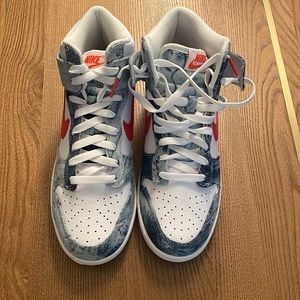 Women’s 7.5 Nike Dunk High washed denim